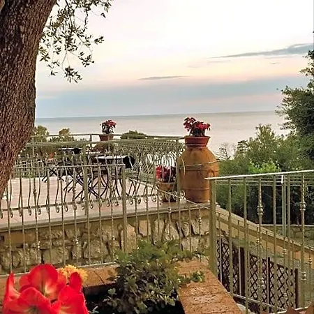 Couette-café Incanto Del Mare 4*