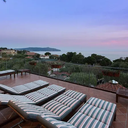 Incanto Del Mare Bed & Breakfast 4*